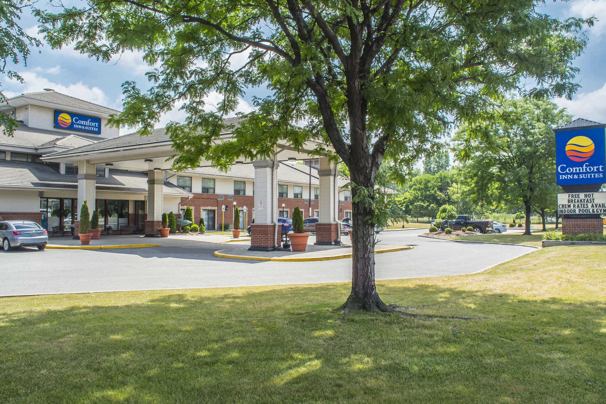 Comfort Inn & Suites Ambassador Bridge Windsor Buitenkant foto