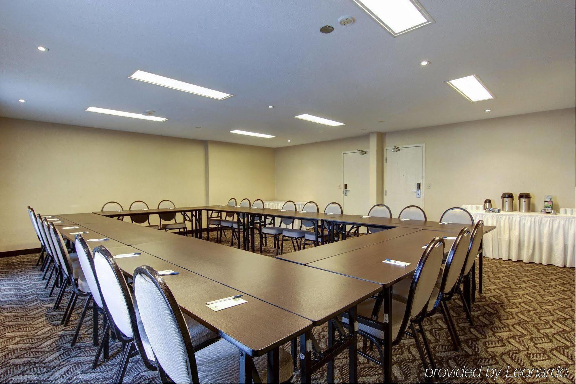 Comfort Inn & Suites Ambassador Bridge Windsor Buitenkant foto